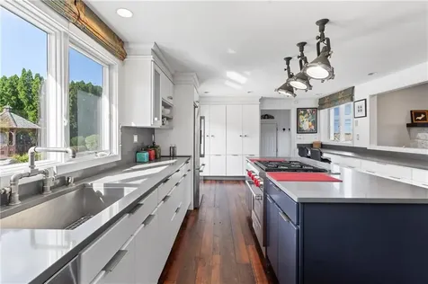 11 Stonegate Road Warren RI 02885