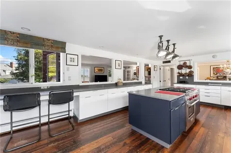 11 Stonegate Road Warren RI 02885