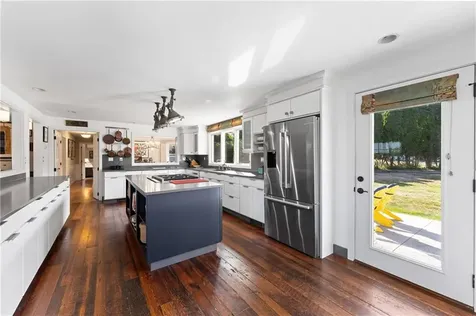 11 Stonegate Road Warren RI 02885