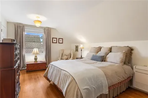 11 Stonegate Road Warren RI 02885