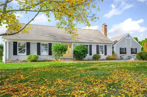 11 Stonegate Road Warren RI 02885