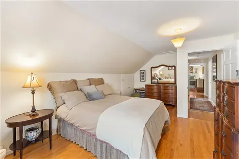 11 Stonegate Road Warren RI 02885