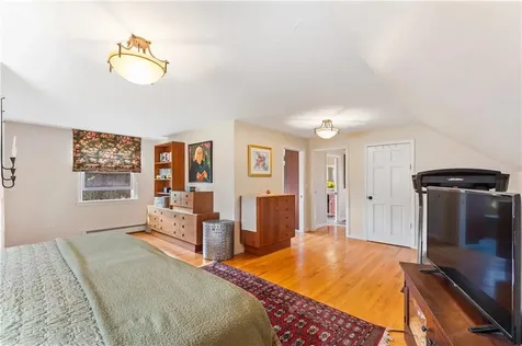 11 Stonegate Road Warren RI 02885