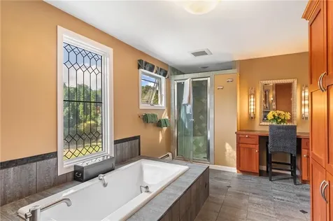 11 Stonegate Road Warren RI 02885