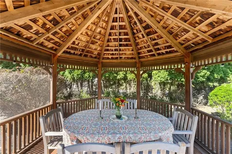 11 Stonegate Road Warren RI 02885