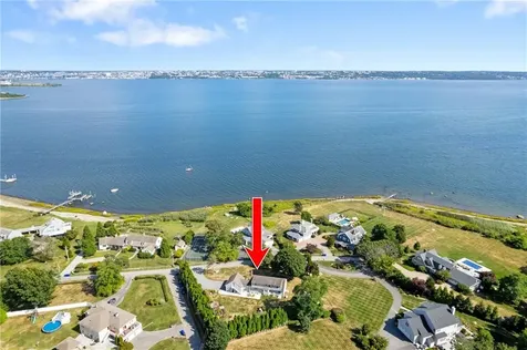 11 Stonegate Road Warren RI 02885