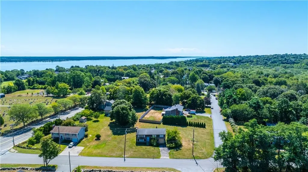 236 Dexter Street Portsmouth RI 02871