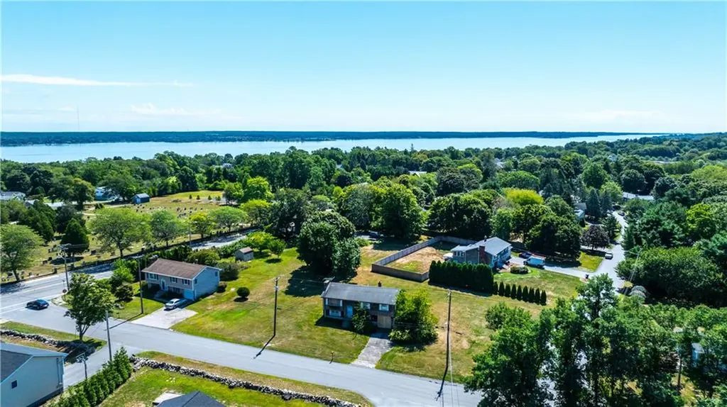 236 Dexter Street Portsmouth RI 02871