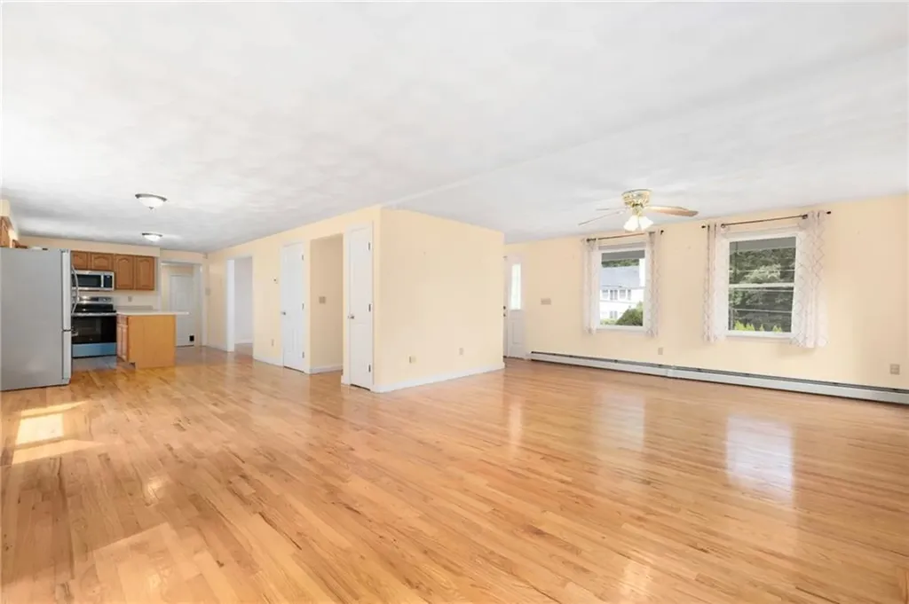 7 Crestwood Lane Lincoln RI 02865