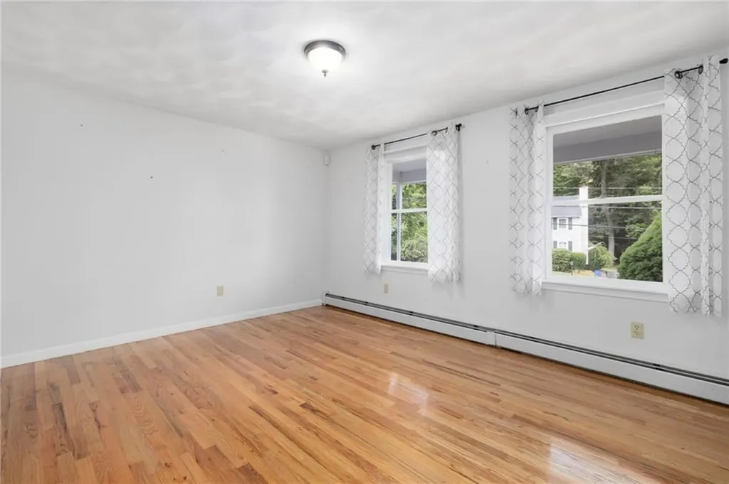 7 Crestwood Lane Lincoln RI 02865