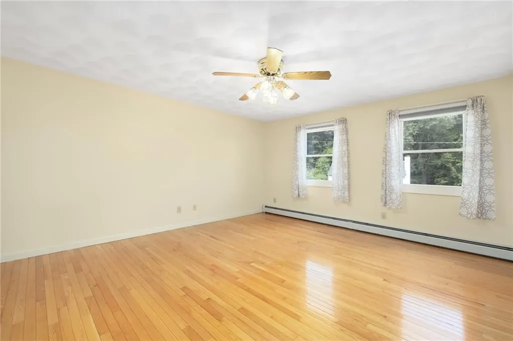 7 Crestwood Lane Lincoln RI 02865