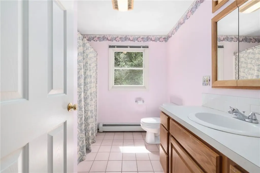 7 Crestwood Lane Lincoln RI 02865