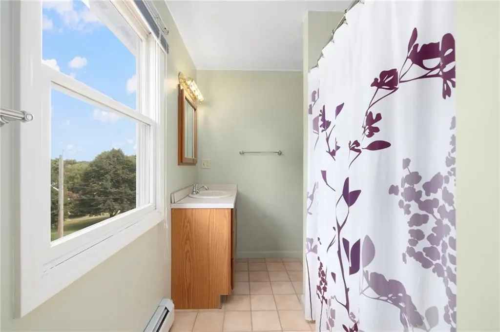 7 Crestwood Lane Lincoln RI 02865