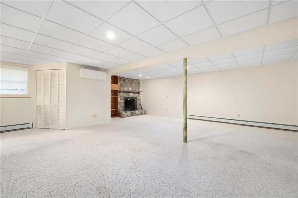 7 Crestwood Lane Lincoln RI 02865