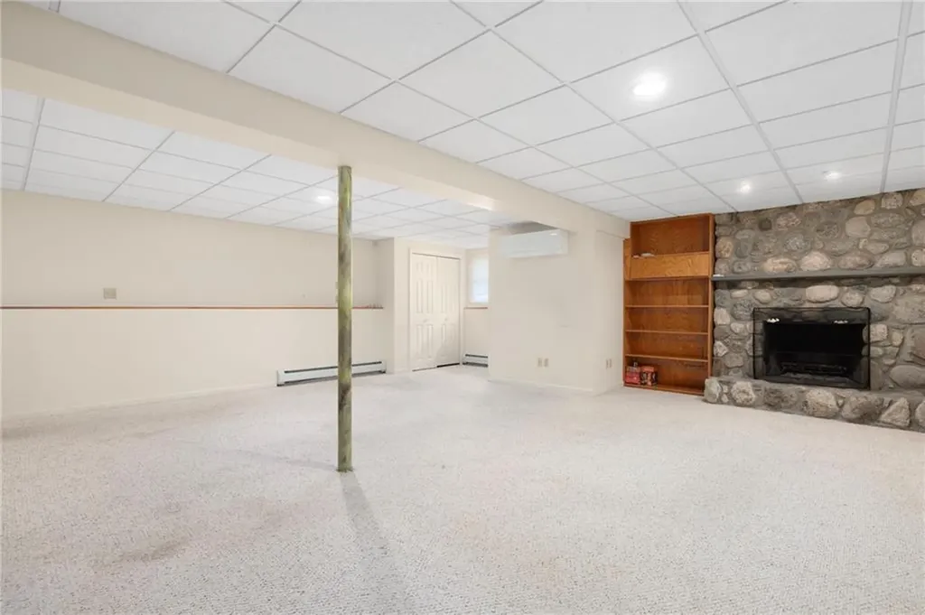 7 Crestwood Lane Lincoln RI 02865