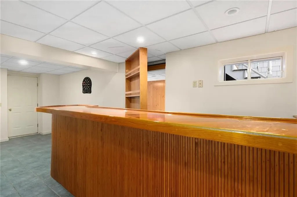 7 Crestwood Lane Lincoln RI 02865