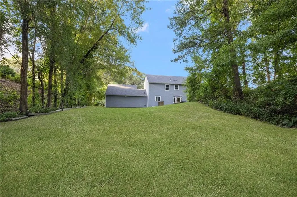 7 Crestwood Lane Lincoln RI 02865