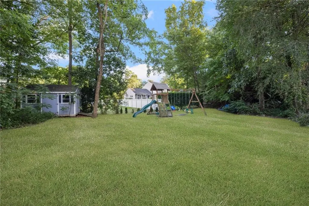 7 Crestwood Lane Lincoln RI 02865