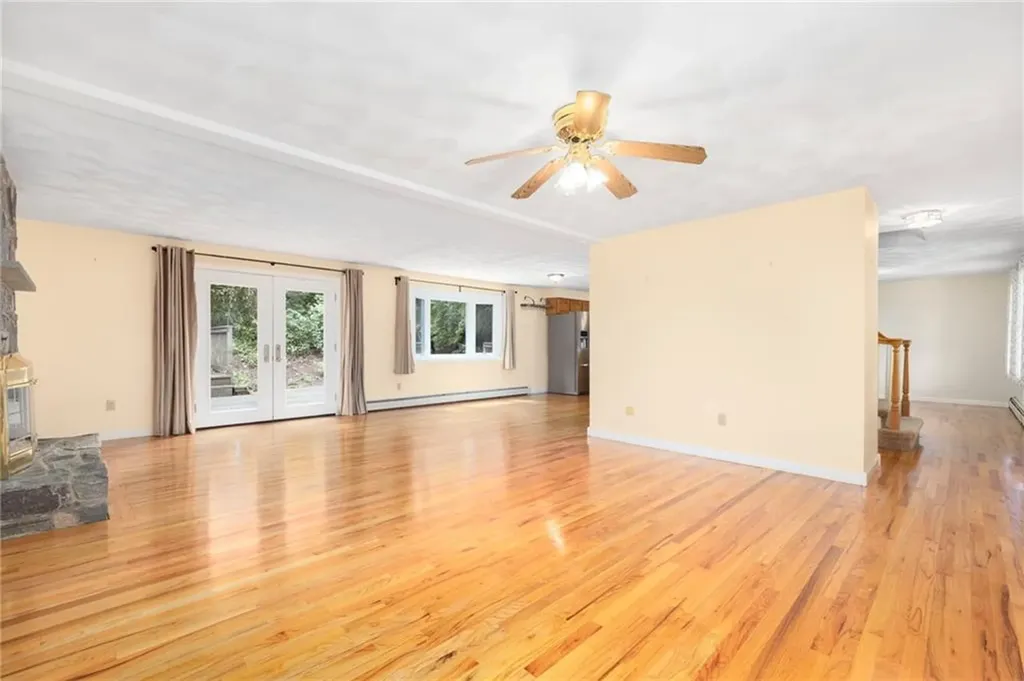 7 Crestwood Lane Lincoln RI 02865