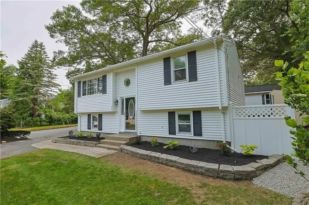 259 Buttonwoods Avenue Warwick RI 02886