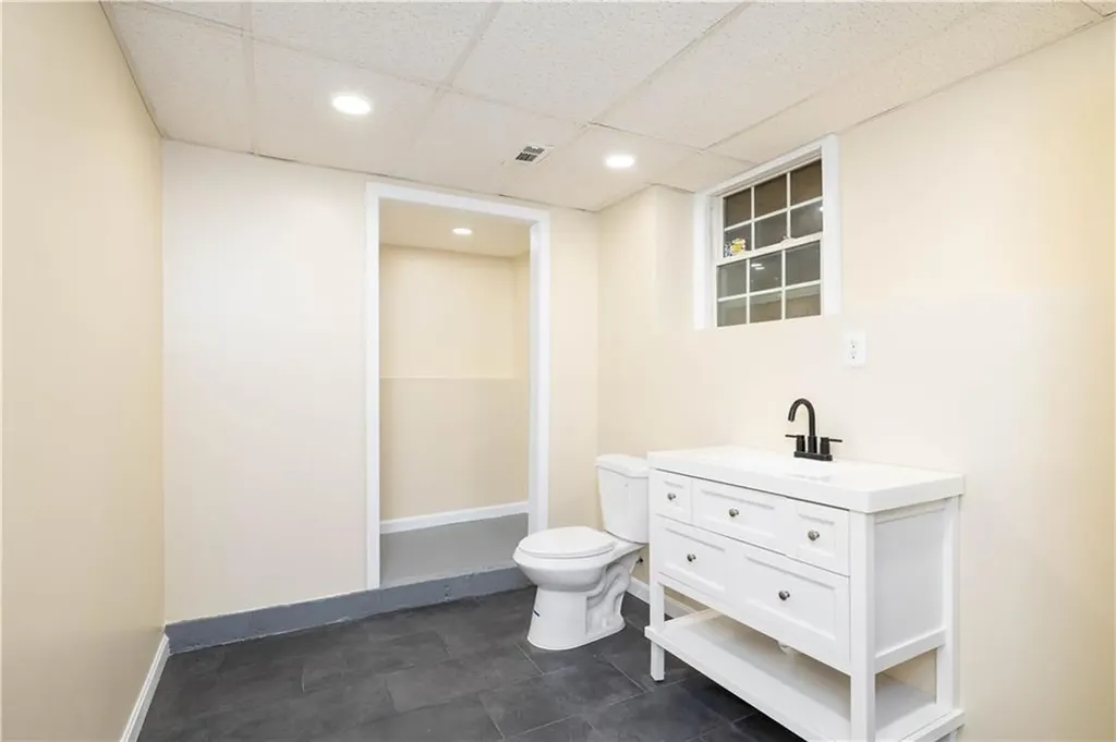 259 Buttonwoods Avenue Warwick RI 02886