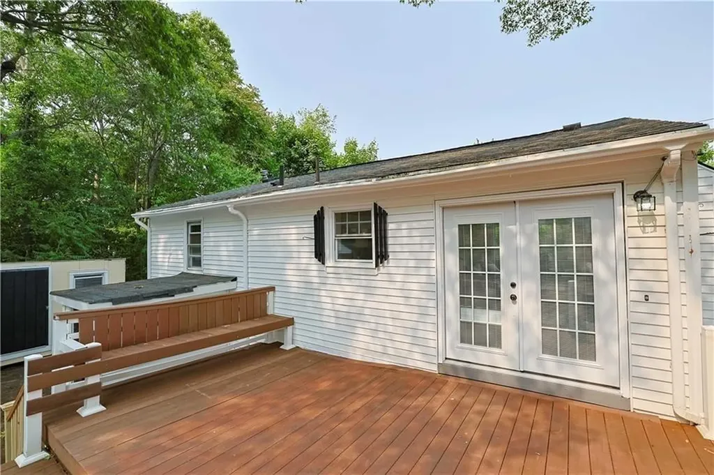 259 Buttonwoods Avenue Warwick RI 02886