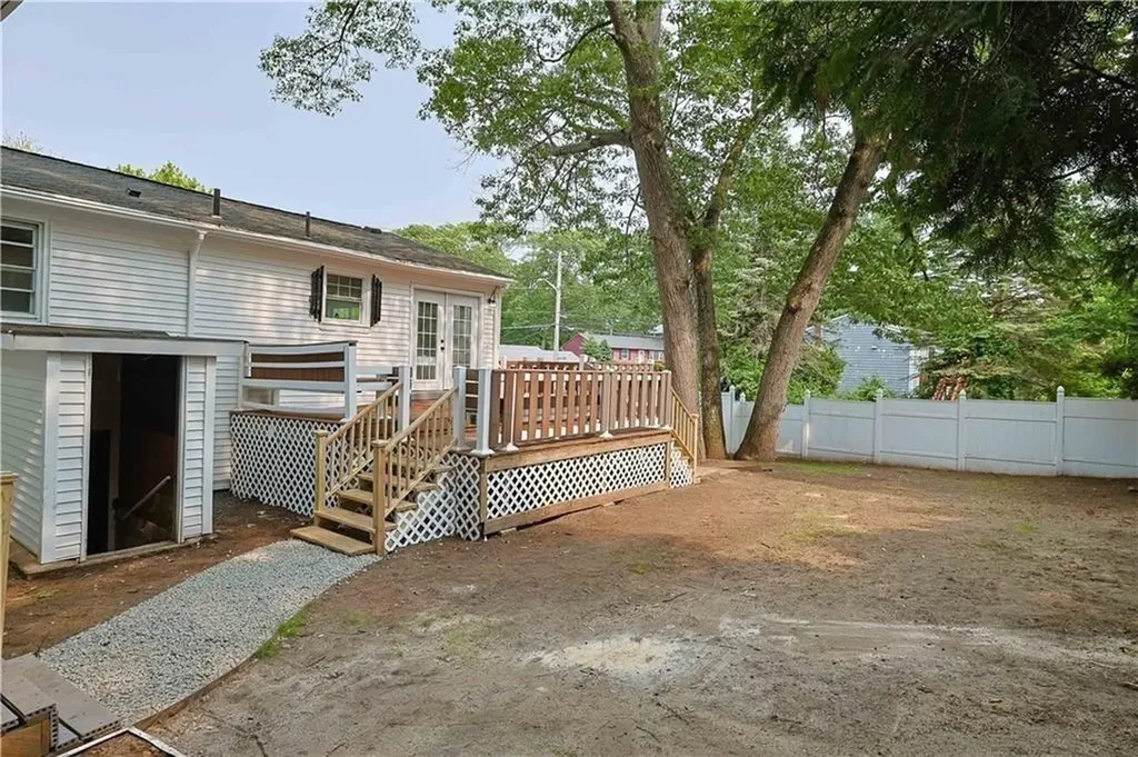 259 Buttonwoods Avenue Warwick RI 02886