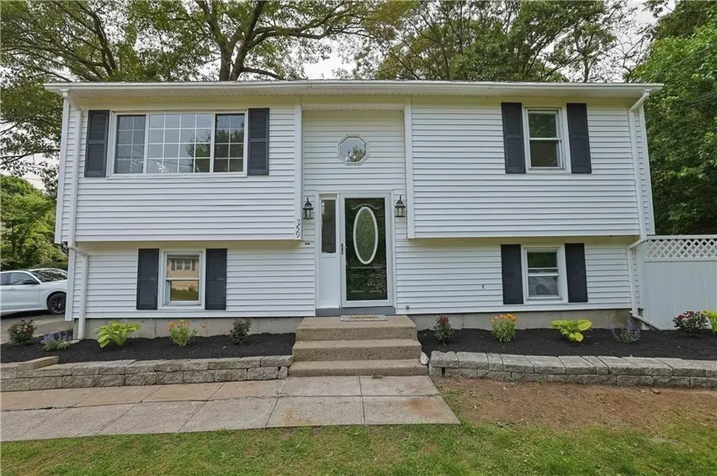 259 Buttonwoods Avenue Warwick RI 02886
