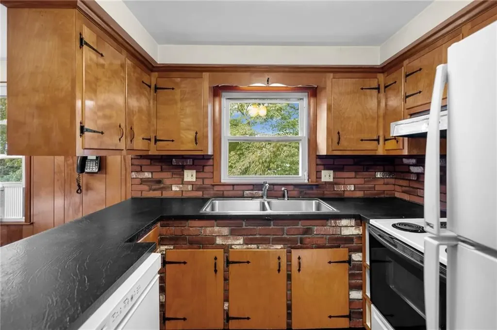 84 Carlson Drive Cumberland RI 02864