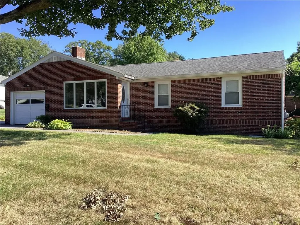 25 Fernbrook Drive Cranston RI 02920