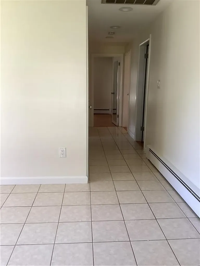 25 Fernbrook Drive Cranston RI 02920