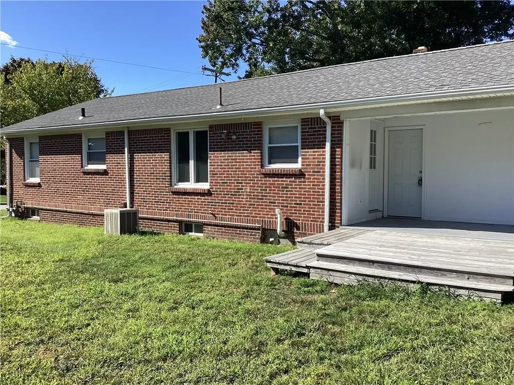 25 Fernbrook Drive Cranston RI 02920