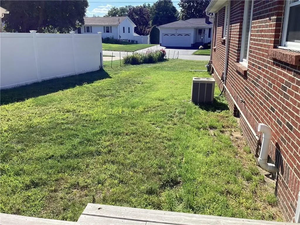 25 Fernbrook Drive Cranston RI 02920