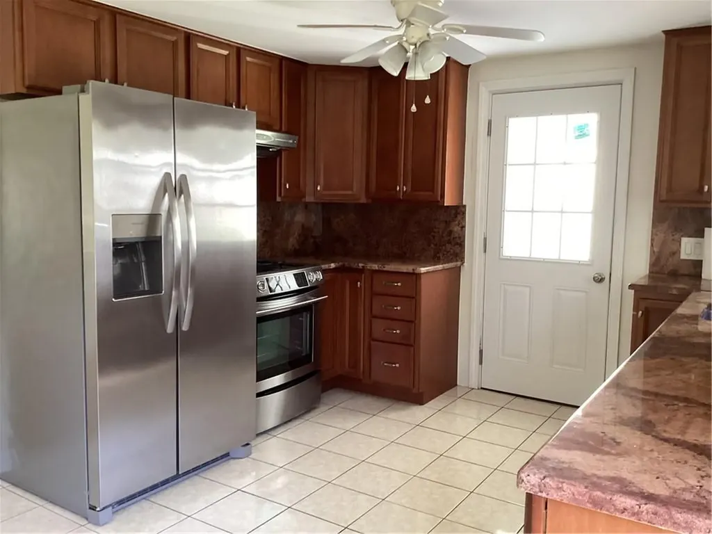 25 Fernbrook Drive Cranston RI 02920