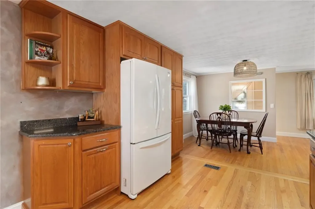 102 Howie Avenue Warwick RI 02888