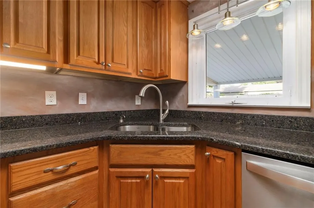 102 Howie Avenue Warwick RI 02888