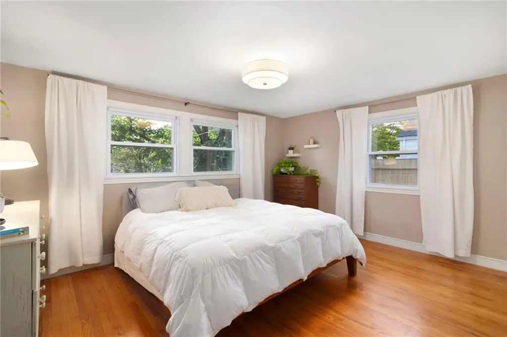 102 Howie Avenue Warwick RI 02888