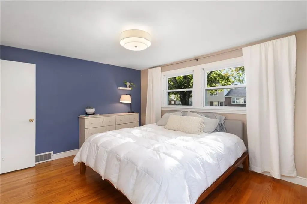 102 Howie Avenue Warwick RI 02888