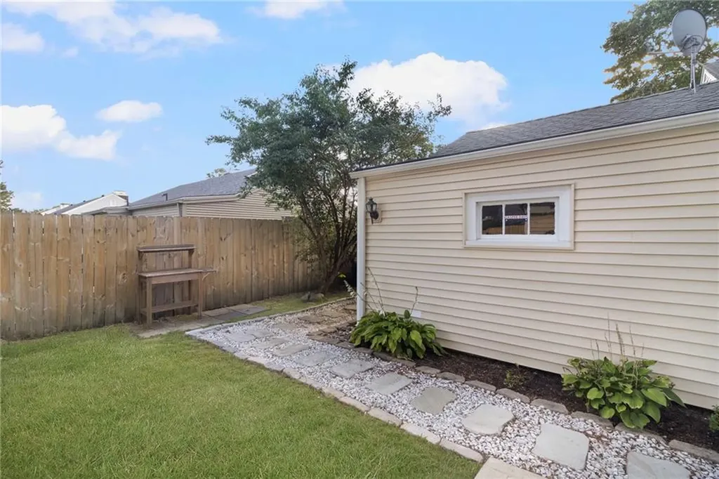 102 Howie Avenue Warwick RI 02888