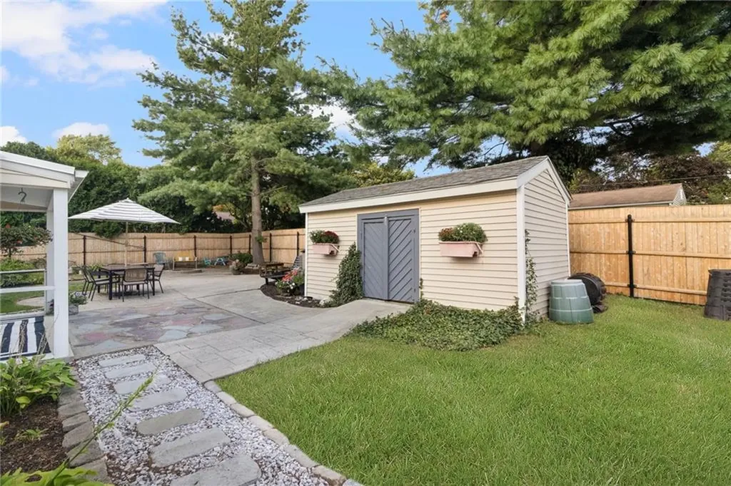 102 Howie Avenue Warwick RI 02888