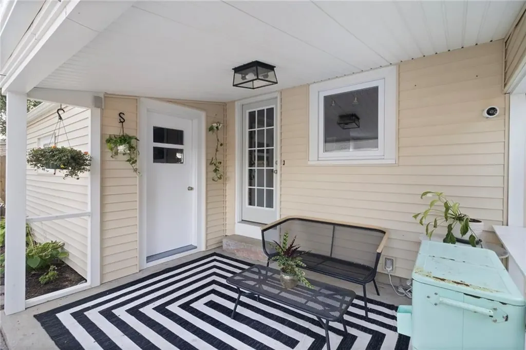 102 Howie Avenue Warwick RI 02888