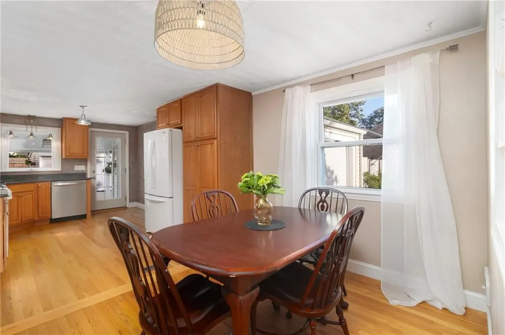 102 Howie Avenue Warwick RI 02888