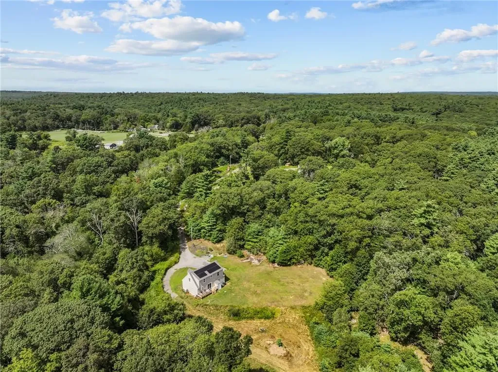 40 Hicks Way Scituate RI 02825