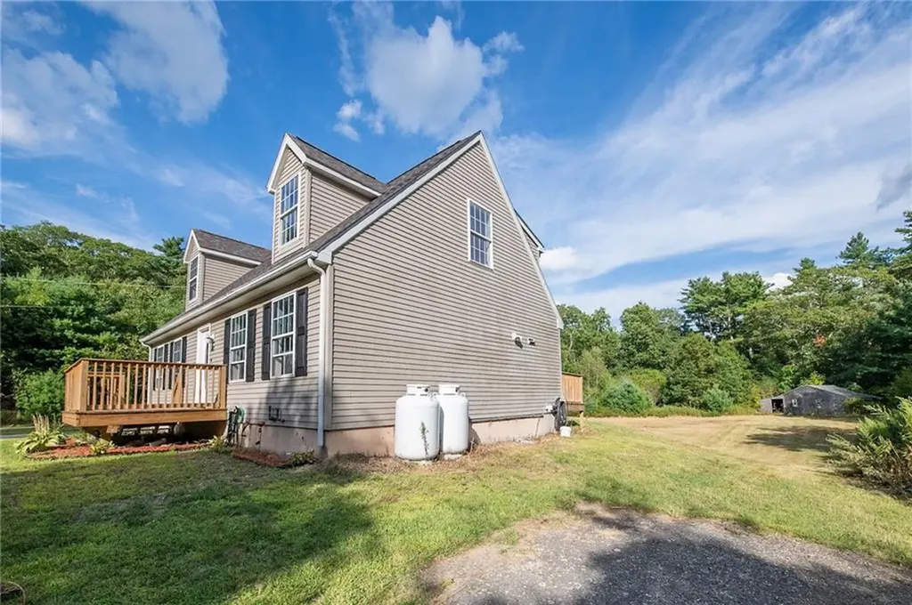 40 Hicks Way Scituate RI 02825