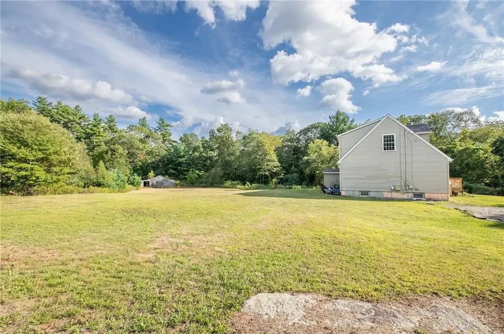 40 Hicks Way Scituate RI 02825