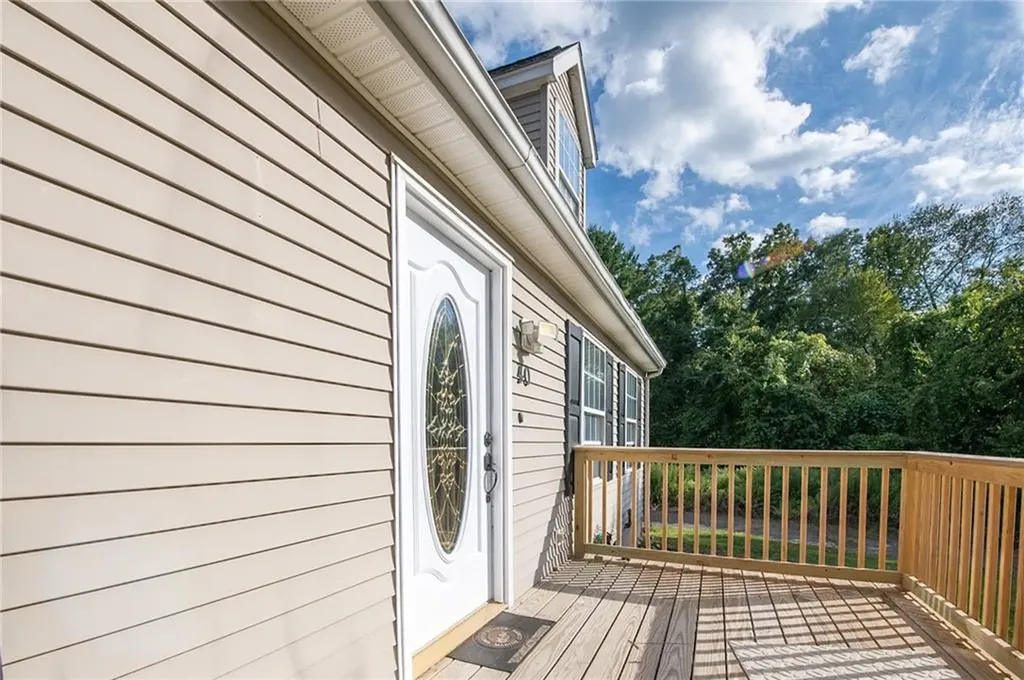40 Hicks Way Scituate RI 02825