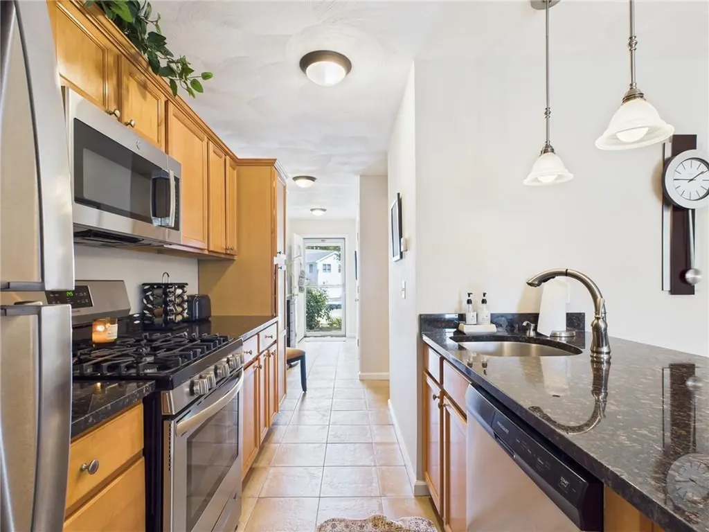 53 Rocky Brook Way South Kingstown RI 02879