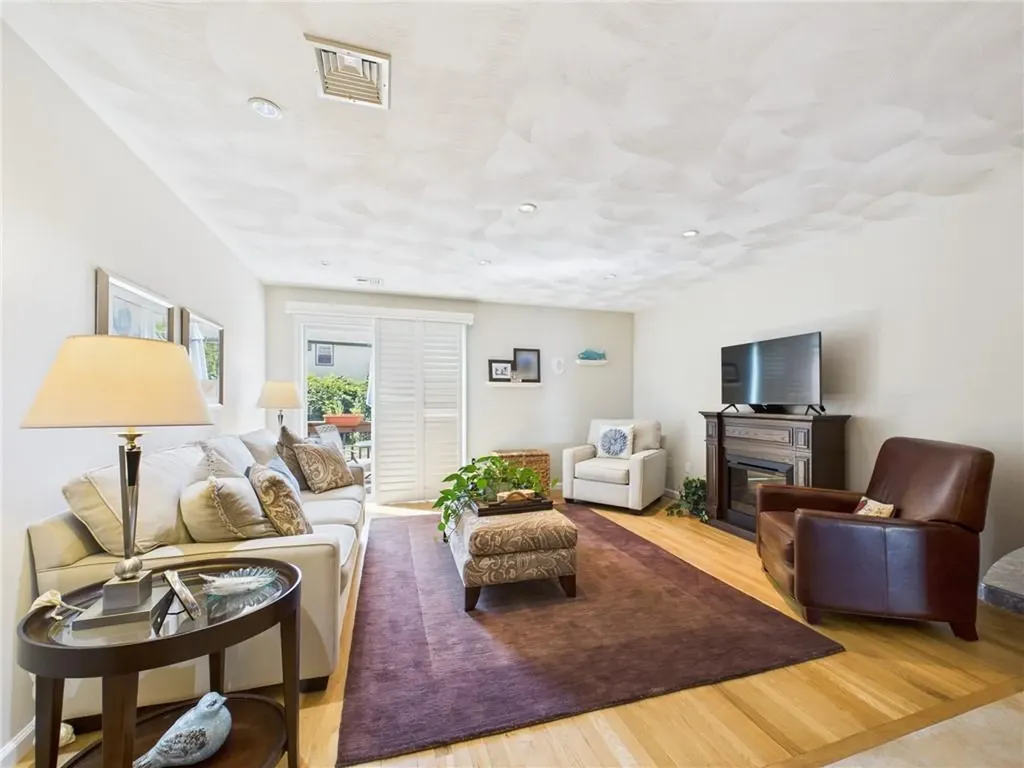 53 Rocky Brook Way South Kingstown RI 02879