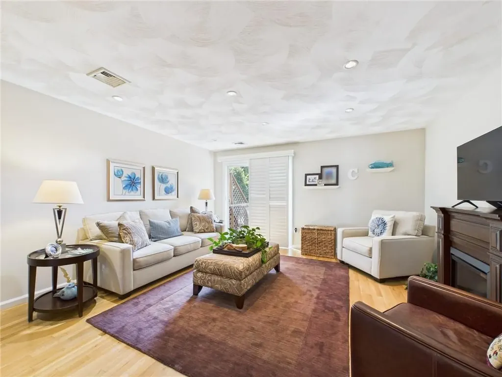 53 Rocky Brook Way South Kingstown RI 02879