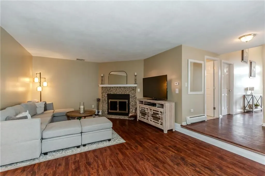 25 Venturi Green North Providence RI 02904